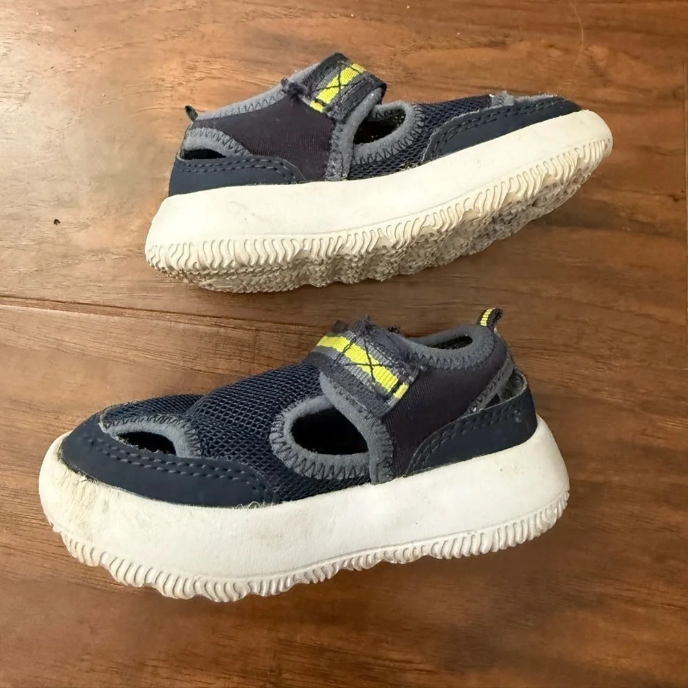 Sperry Blue and Green Water Shoes with Velcro Closure-Size 5